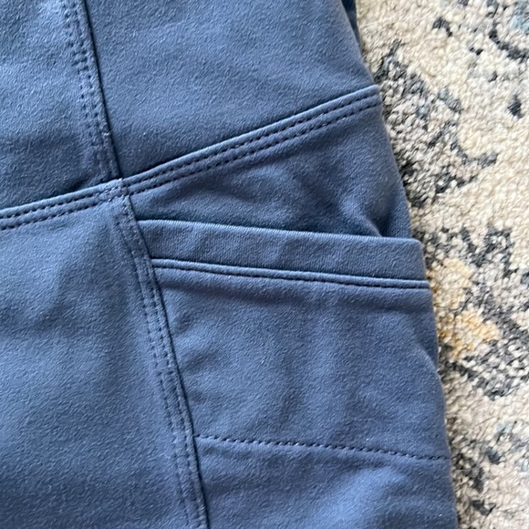 Womens Athleta legging - Picture 3 of 4